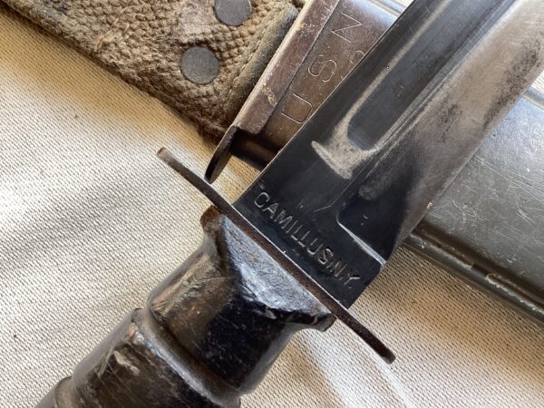 WWII US NAVY MKII Fighting Knife by Camillus in Fiber Scabbard - Image 9