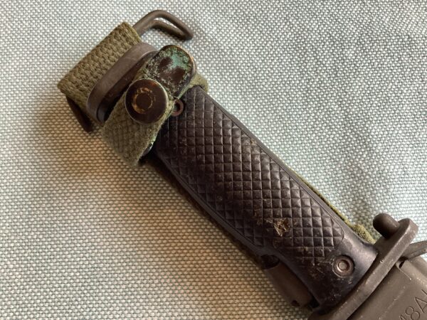 Mint Vietnam War USGI M5AI Bayonet For The M1 Garand Rifle - Image 4